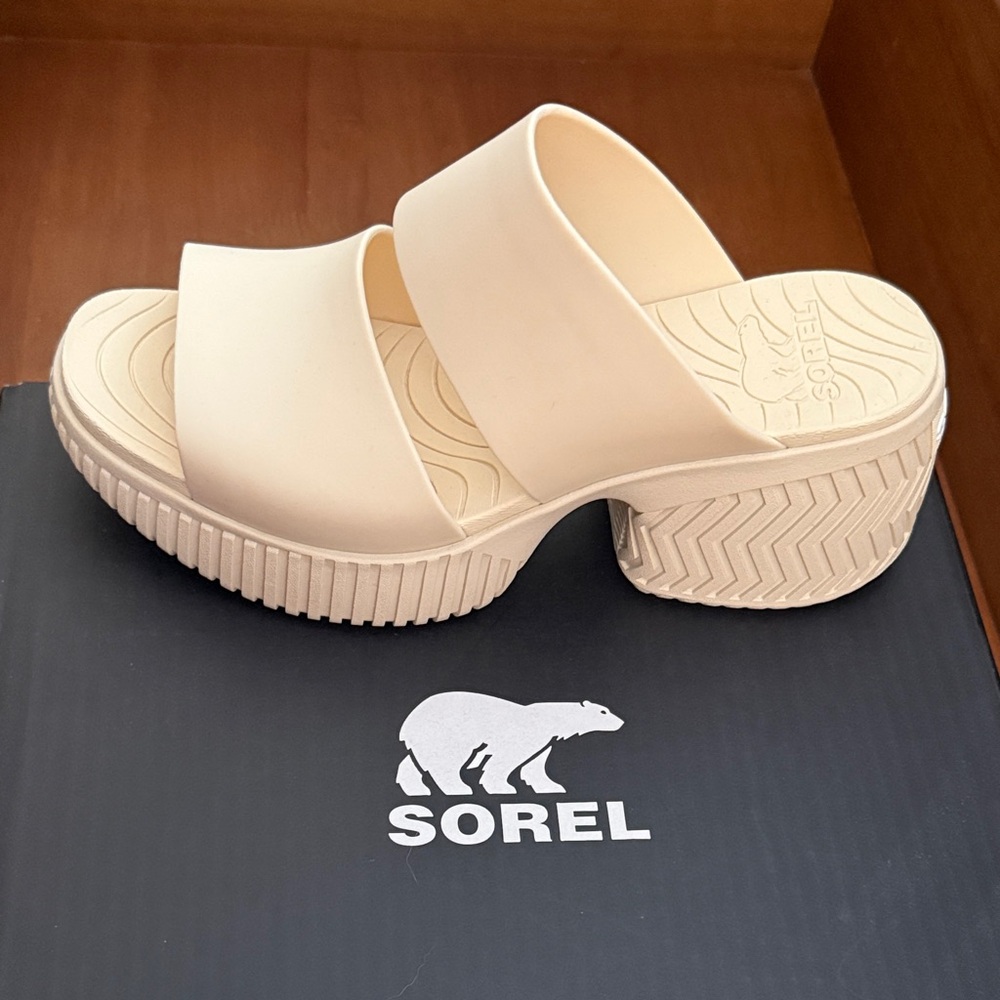 Sorel Women's Cream Mules